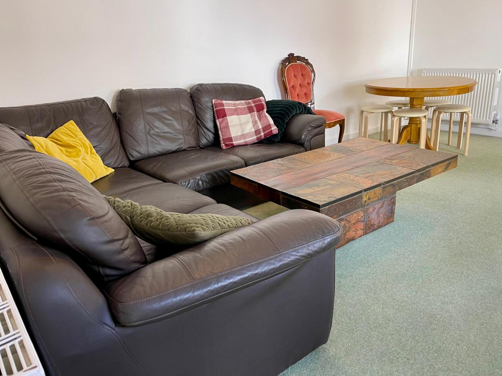 צ'לטנהם Vernon Place Town Centre, Vernon Cottage 3-Bed With Parking, 1A Vernon Court 2-Bed With Parking, 1B Studio No Parking, Off The High Street Next To Sandford Park מראה חיצוני תמונה